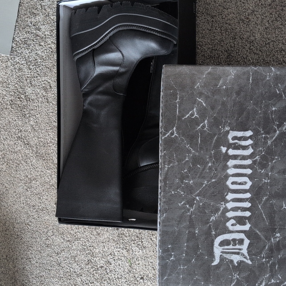 Demonia Shaker-100  Black Knee-High Platform Boots - Picture 4 of 4